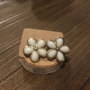 White Flower earrings 🌸